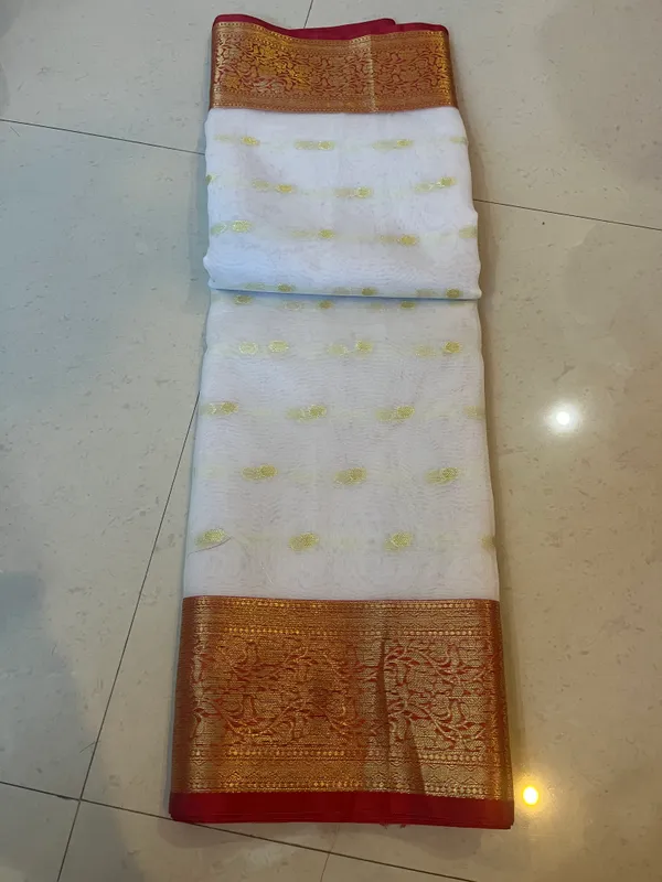 White_Gold_Zari_Buti_Organza_Banarasi_Saree_With_Rich_Red_Border_&_Floral_Zari_Pallu