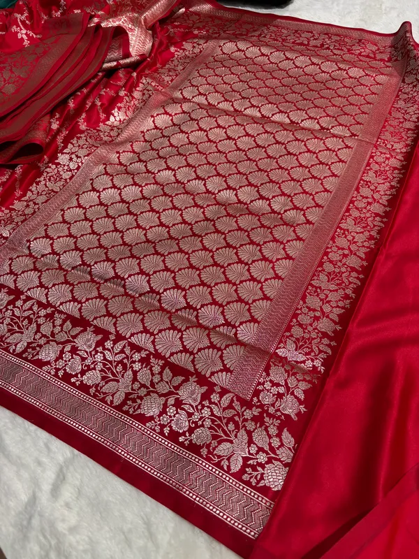 Ruhira_Crimson_Mashru_Katan_Silk_Saree_with_Vintage_Zari_Jaal_&_Royal_Brocade_Pallu