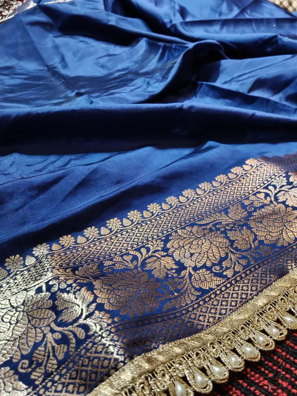 Noorika_Royale_Blue_Tissue_Silk_Banarasi_Saree_with_Zari_Floral_Weave_and_Lace_Work