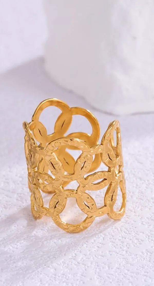 Gold_Toned_Floral_Filigree_Ring_For_Women