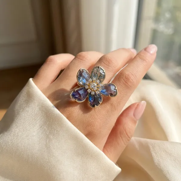Sparkling_Flower_Ring_With_Blue_Crystal_Petals_For_Women