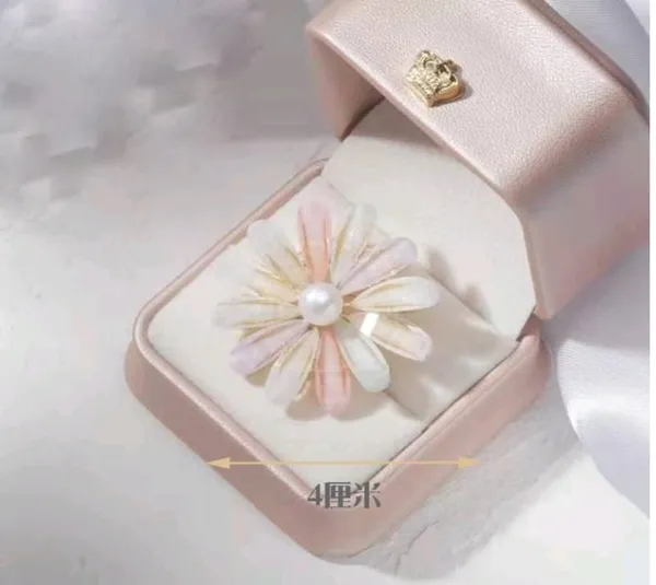 Elegant_Floral_Pearl_Brooch_Pin_For_Women