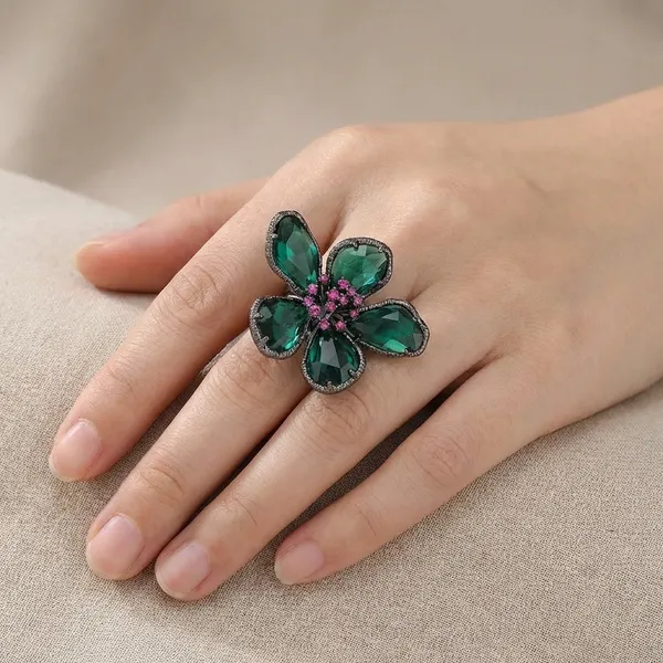 Green_Crystal_Flower_Ring_With_Pink_Center_Stones_For_Women