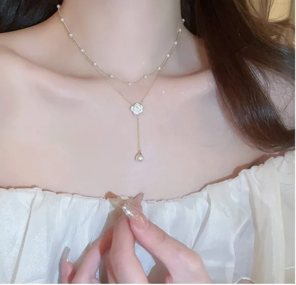 Elegant_Pearl_And_Flower_Drop_Necklace_Set_For_Women