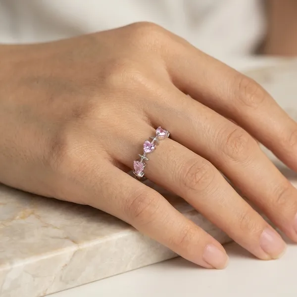Sparkling_Heart_Shaped_Iridescent_Ring_With_Pink_Gemstones_For_Women