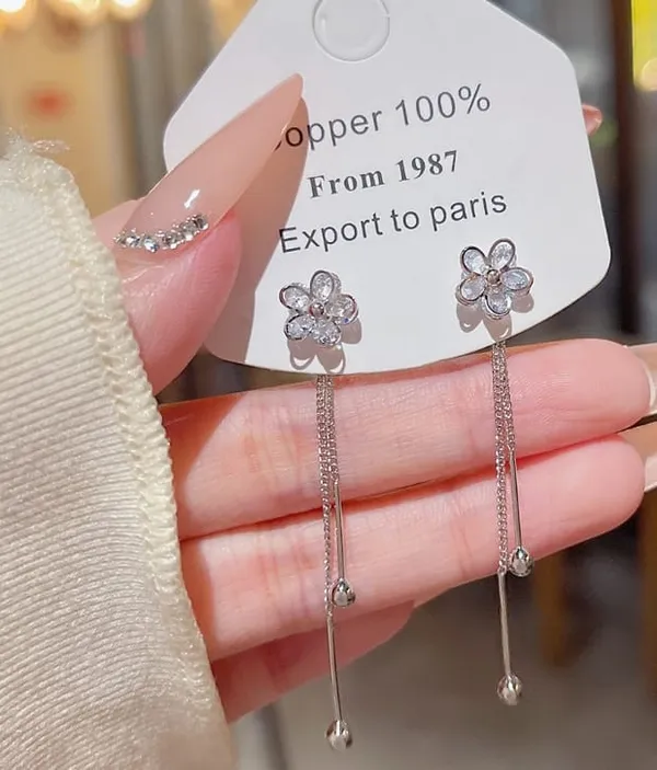 Elegant_Flower_Drop_Earrings_With_Crystal_Chain_For_Women