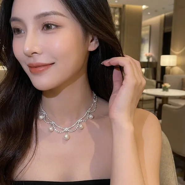 Elegant_Silver_Pearl_Drop_Necklace_With_Crystal_Chain_For_Women