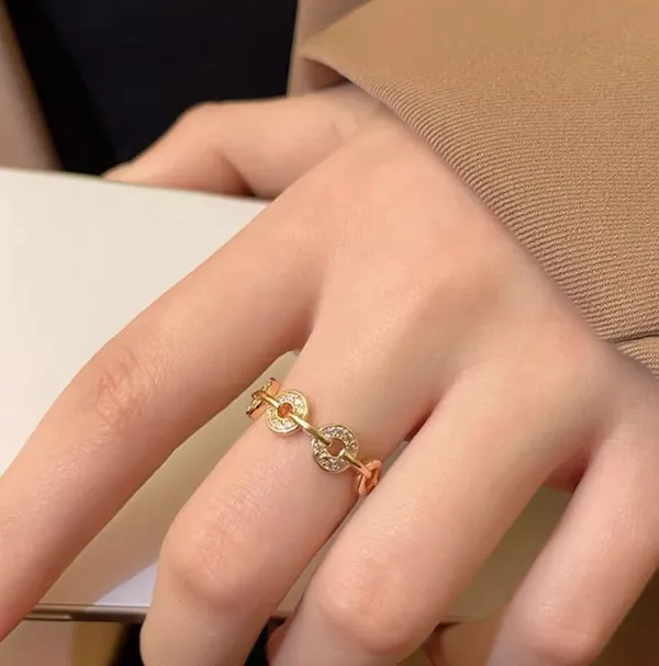 Elegant_Clover_Gold_Tone_Ring_With_Crystal_Accents_For_Women
