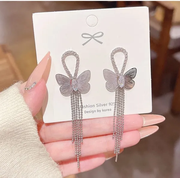 Elegant_Butterfly_Drop_Earrings_With_Shimmering_Chain_Tassels_For_Women