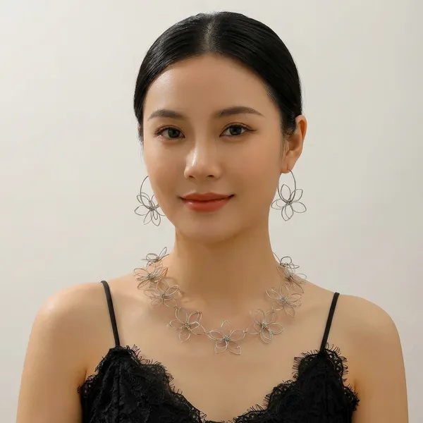 Transparent_Flower_Statement_Necklace_For_Women