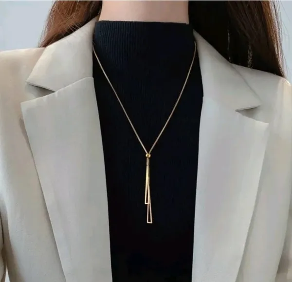 Elegant_Double_Bar_Gold_Toned_Pendant_Necklace_For_Women