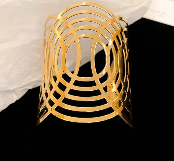 Geometric_Art_Deco_Gold_Cuff_Bracelet_For_Women