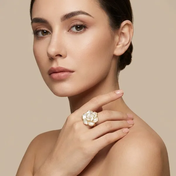 Elegant_Gold_Tone_Rose_Flower_Statement_Ring_For_Women