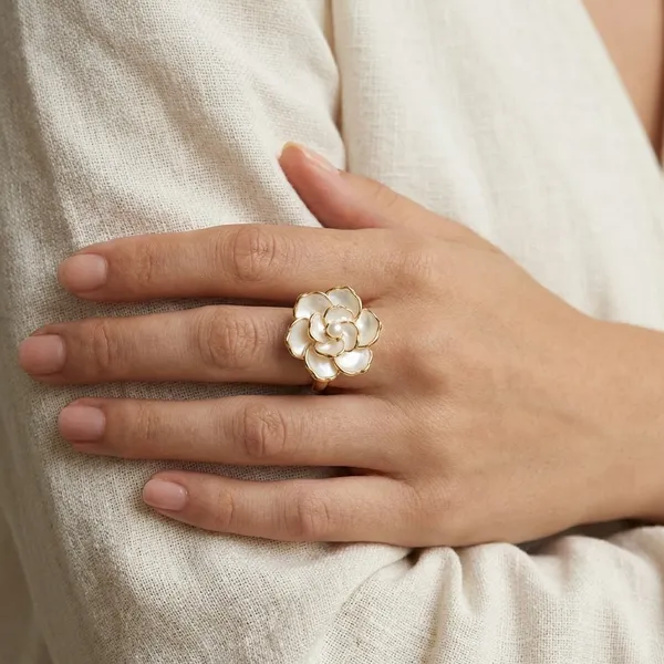 Elegant_Gold_Tone_Rose_Flower_Statement_Ring_For_Women