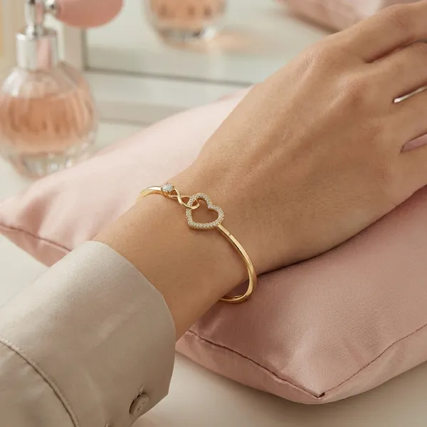 Gold_Tone_Heart_Bangle_Bracelet_With_Crystal_Embellishments_For_Women
