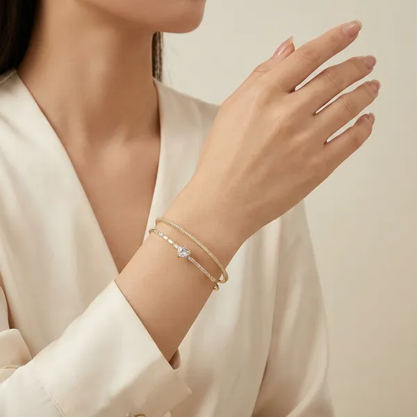 Elegant_Gold_Toned_Heart_Crystal_Bangle_Bracelet_Set_For_Women