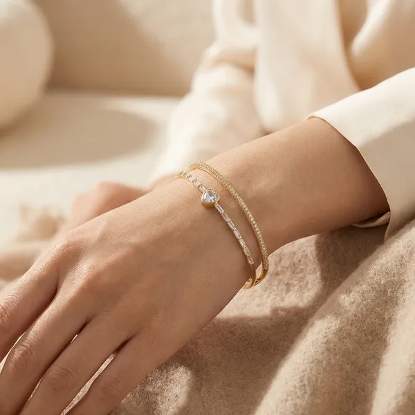 Elegant_Gold_Toned_Heart_Crystal_Bangle_Bracelet_Set_For_Women