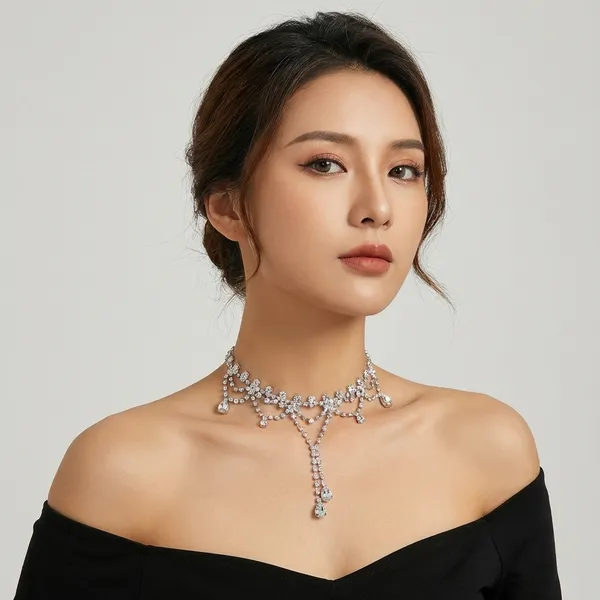 Elegant_Crystal_Choker_Necklace_For_Women