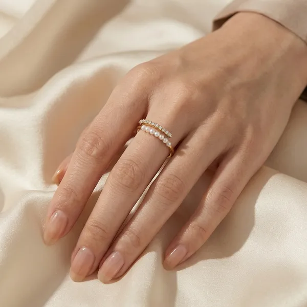 Elegant_Pearl_And_Crystal_Adjustable_Ring_For_Women