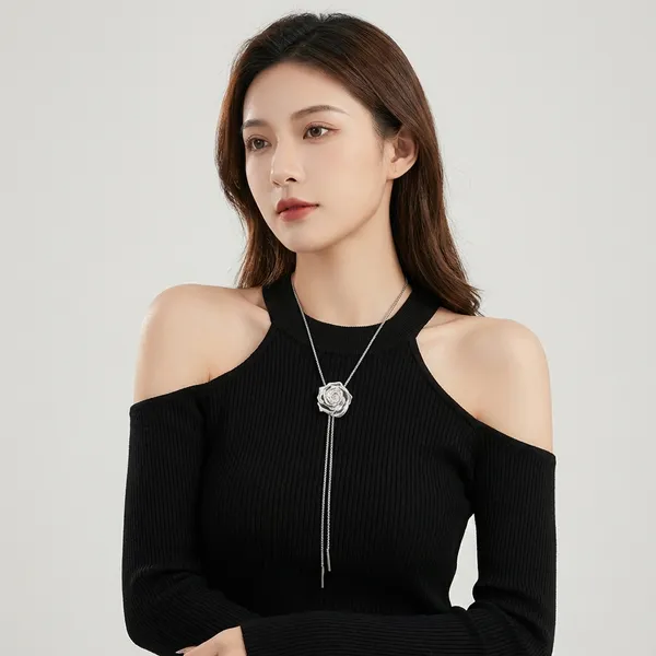 Elegant_Silver_Floral_Rose_Lariat_Necklace_For_Women