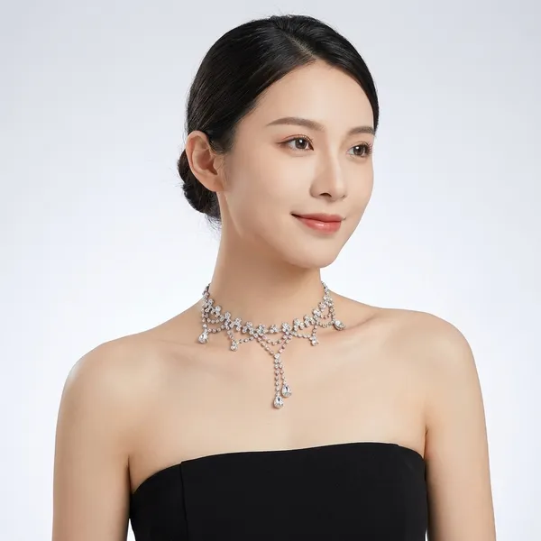 Elegant_Crystal_Choker_Necklace_With_Teardrop_Pendant_For_Women