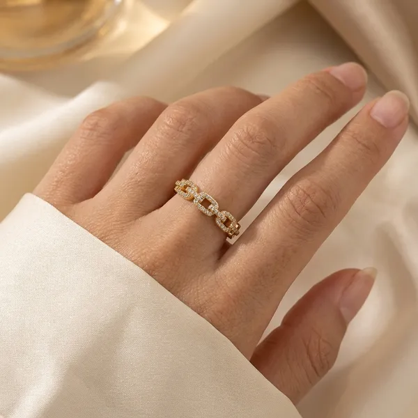 Gold_Toned_Chain_Link_Ring_With_Crystal_Embellishments_For_Women