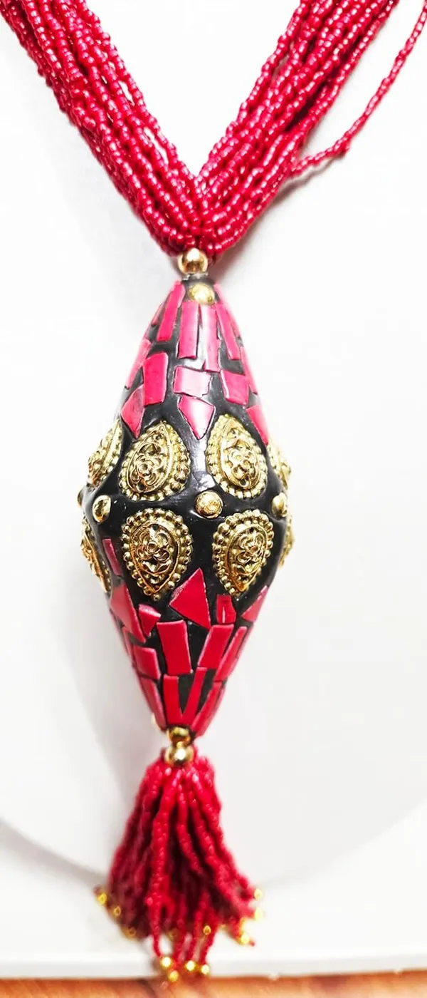 NOH_Ethnic_Red_Rhombus_Bead_Necklace,_Handmade_Traditional_Fashion_Jewellery_with_Decorative_Pendant,_Artificial_Beaded_Design