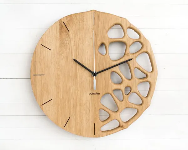 Light_Oak_Wood_Premium_Clock_For_Pet_Lovers,_Kids_Room_And_Living_Room