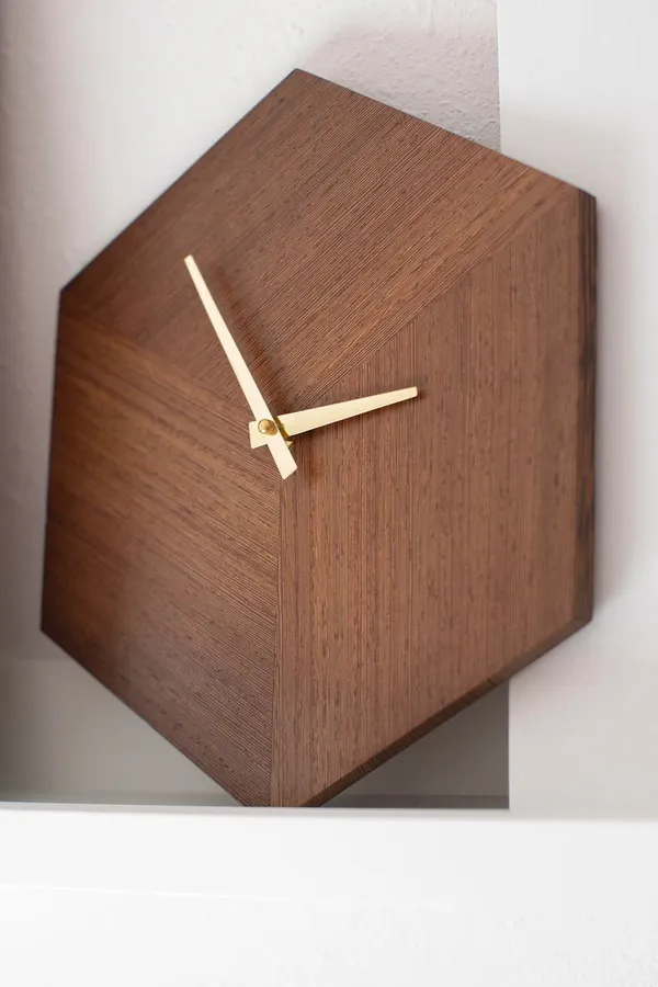 Brown_Wood_Premium_Clock_For_Living_Room_And_Office