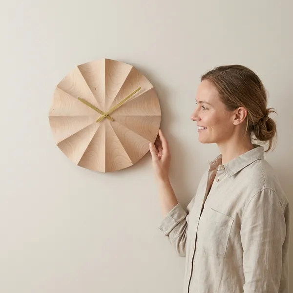 Natural_Wood_With_Gold_Wood_Premium_Clock_For_Bedroom_And_Living_Room