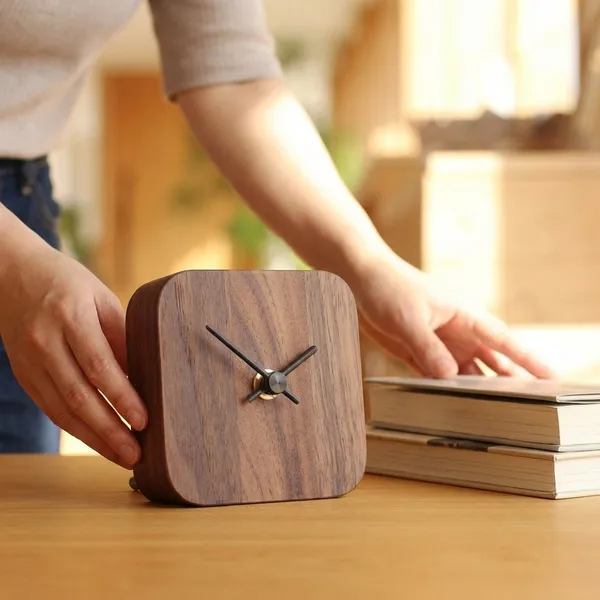Brown_Wood_Premium_Clock_For_Study_Table