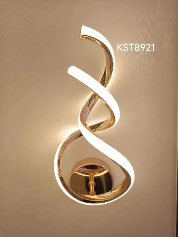 Gold_Metal,_Acrylic_LED_Wall_Lamp_For_Decorative_Lighting
