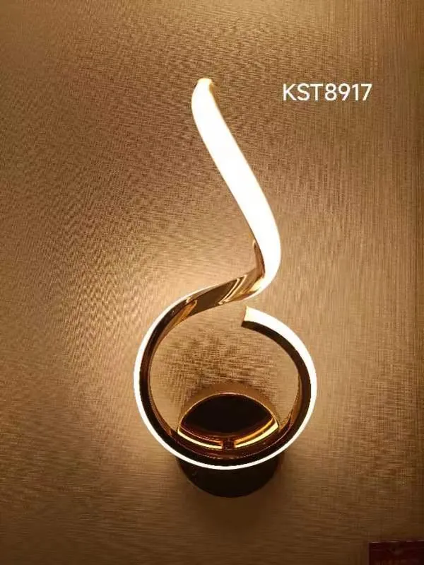 Gold_Metal,_Acrylic_LED_Wall_Lamp_For_Decorative_Interiors