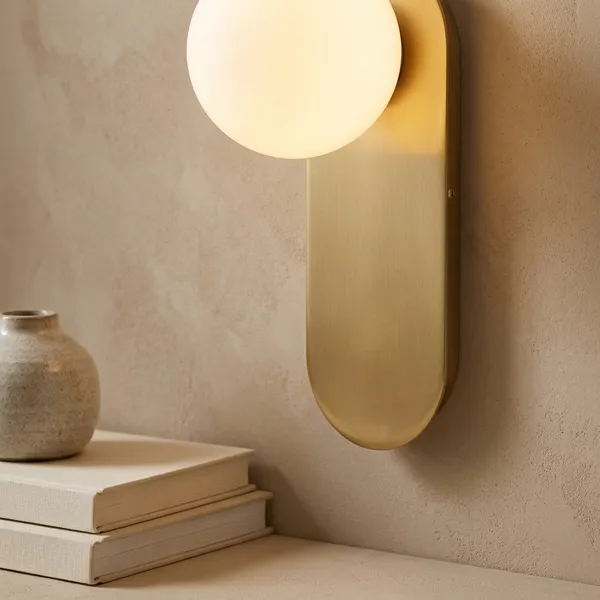 Gold_And_White_Wood_And_Glass_Wall_Sconce_For_Bedroom_Ambiance_Lighting