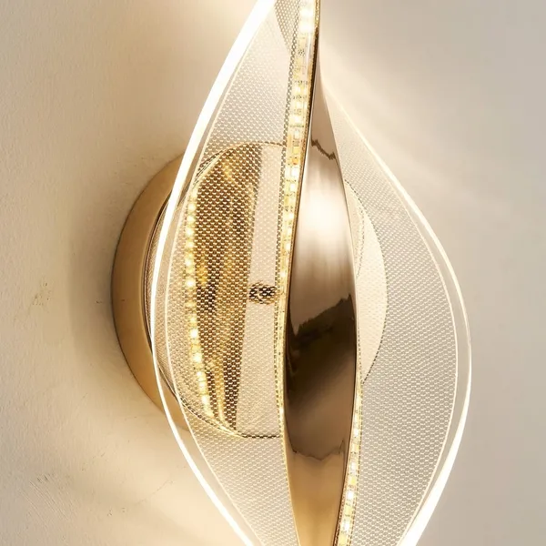 Gold_Metal,_Acrylic_LED_Wall_Light_For_Decorative_Lighting