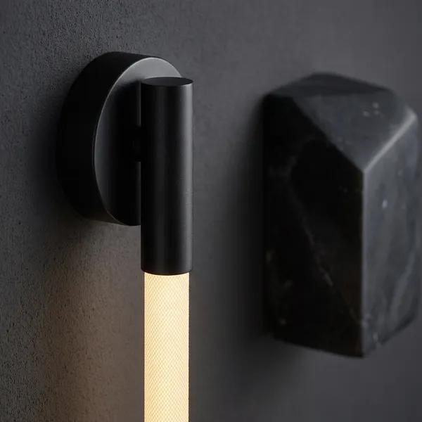 Black_Metal,_Acrylic_LED_Wall_Light_For_Modern_Interiors