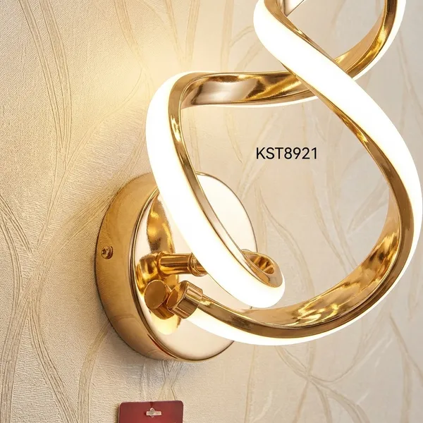 Gold_Metal,_Acrylic_LED_Wall_Lamp_For_Bedroom_Lighting