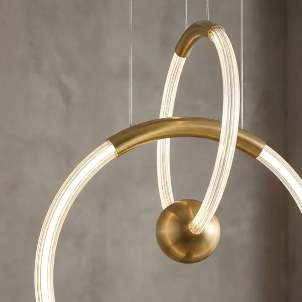 Gold_Metal,_Acrylic_Chandelier_For_Luxury_Decor