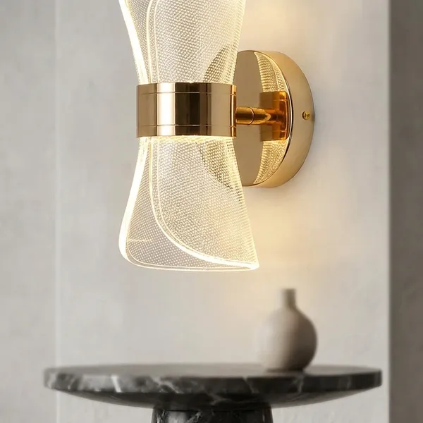 Gold_Metal,_Acrylic_Wall_Sconce_For_Living_Room_Decor