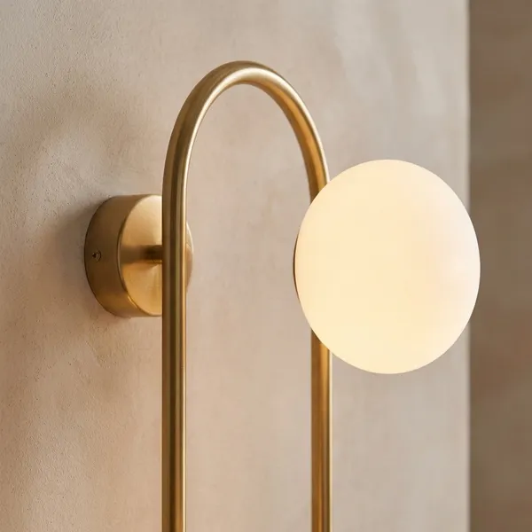 Gold_Metal,_Acrylic_Wall_Light_For_Living_Room_Lighting