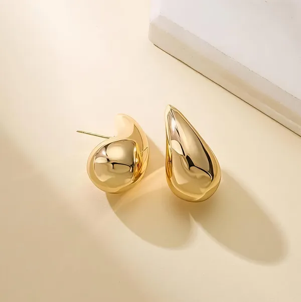 Gold_Alloy_Gold_Plated_Stud_Earrings_For_Women