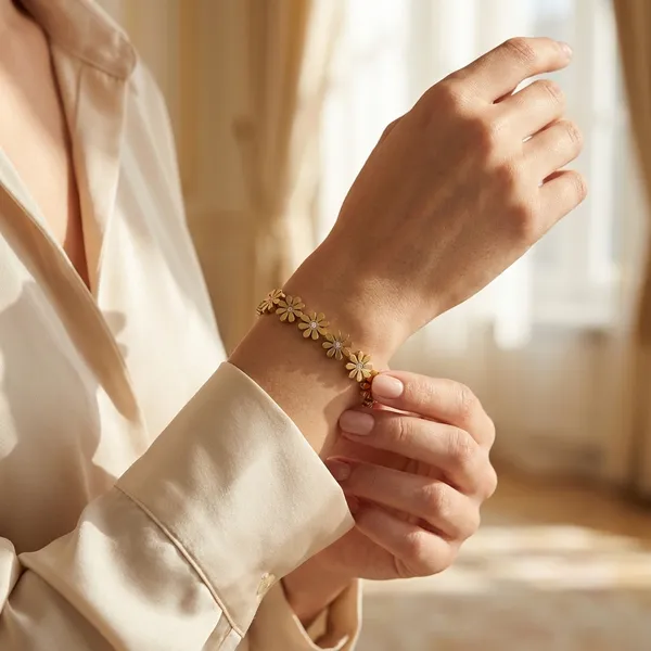 Golden_Flower_Alloy_Bracelet_For_Women
