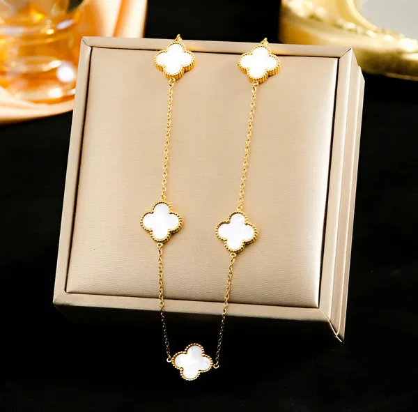 Gold_And_White_Alloy_Necklace_For_Women