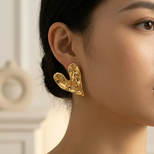Gold_Alloy_Stud_Earrings_For_Women