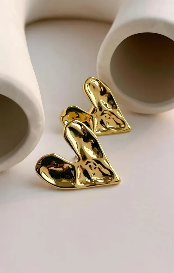 Gold_Alloy_Stud_Earrings_For_Women