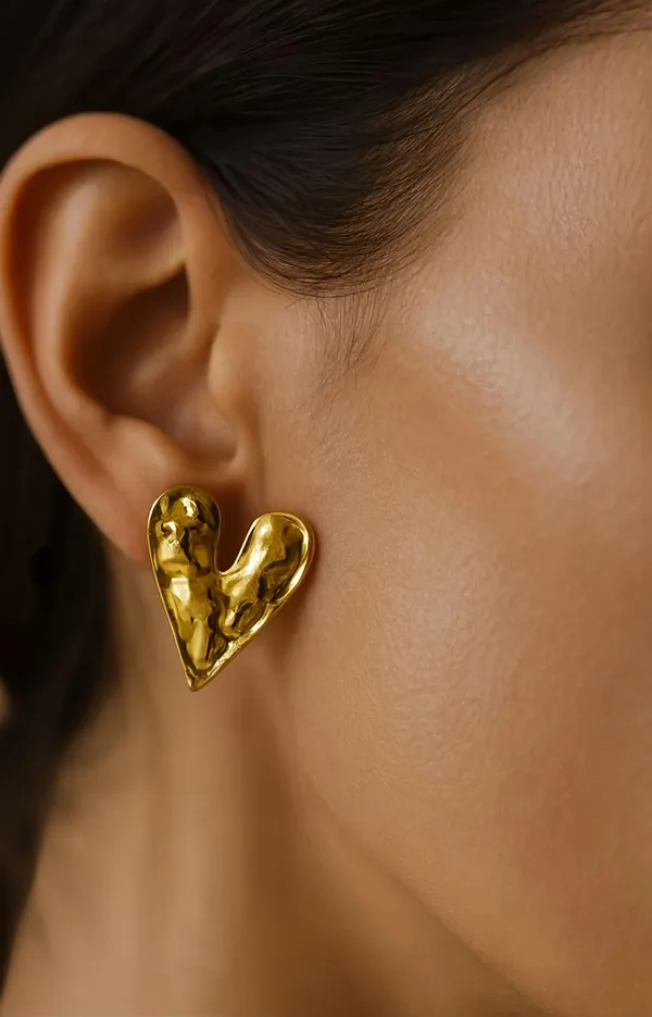 Gold_Alloy_Stud_Earrings_For_Women