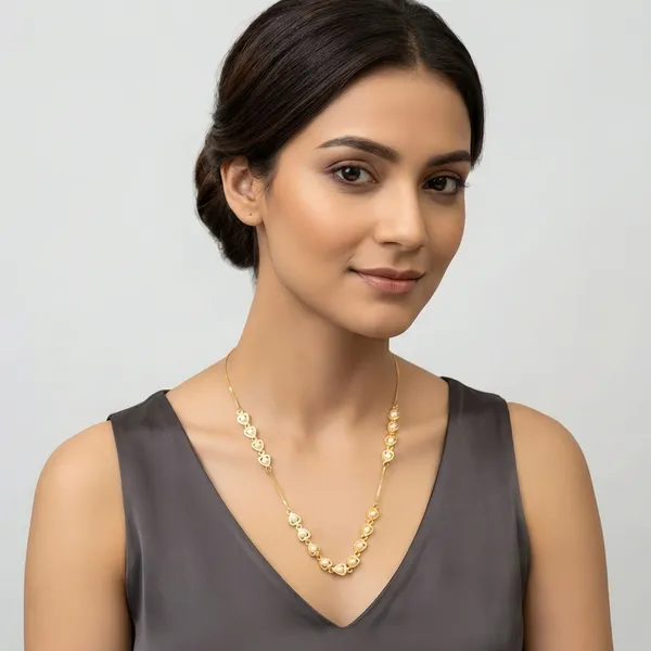 Gold_And_White_Alloy_And_Pearl_Necklace_For_Women