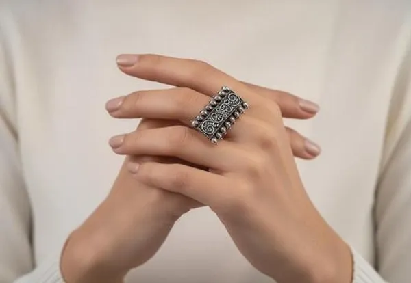 Silver_Oxidized_Alloy_Ring_For_Women