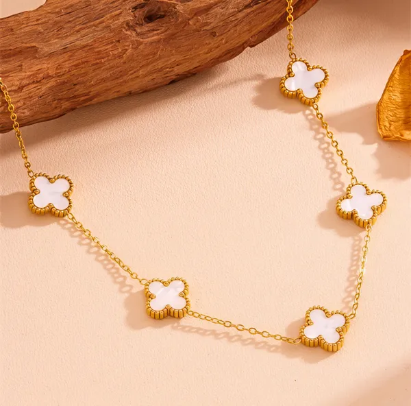 Gold_And_White_Alloy_Necklace_For_Women
