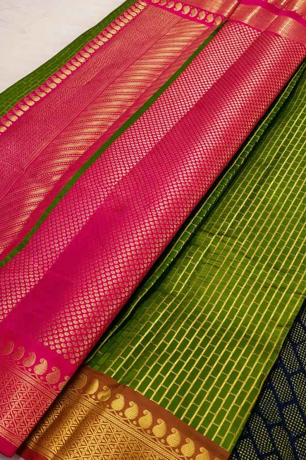 Olive_Green_Banarasi_Soft_Silk_Saree_With_Rani_Pink_Zari_Border_(SQ1009-02)